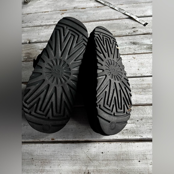 Ugg | Goldenstar | suede | black | strap | platform | cushy | clog | 8 - Picture 6 of 15